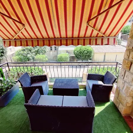 La Castel - De - Parkings- 3 - 8 Couchages - Jardin - Barbecue Apartment *